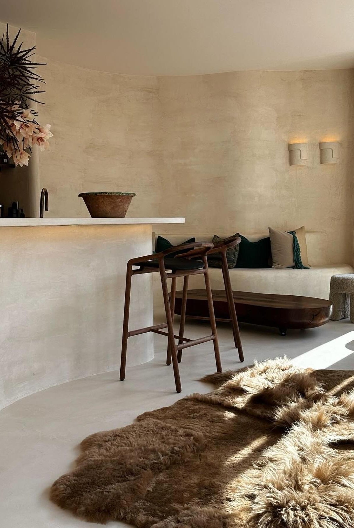 Monroe Life Knokke - schapenvachten, schapentapijten, patchwork schapenvellen op maat - Zustermerk van Oscar Candles door Marc Lendfers