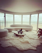 Monroe Life Knokke - schapenvachten, schapentapijten, patchwork schapenvellen op maat - Zustermerk van Oscar Candles door Marc Lendfers