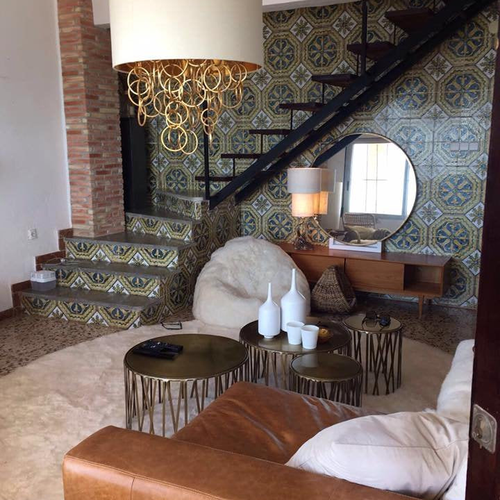 Monroe Life Knokke - schapenvachten, schapentapijten, patchwork schapenvellen op maat - Zustermerk van Oscar Candles door Marc Lendfers