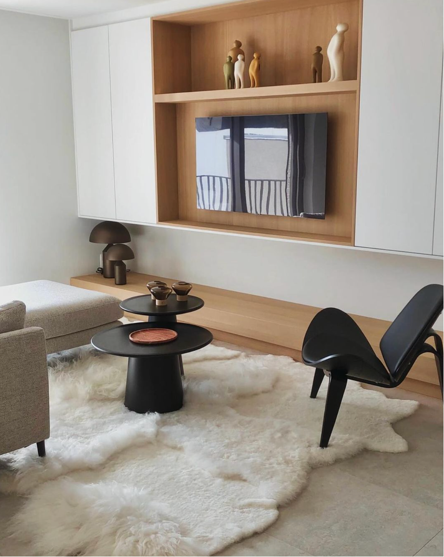 Monroe Life Knokke - schapenvachten, schapentapijten, patchwork schapenvellen op maat - Zustermerk van Oscar Candles door Marc Lendfers